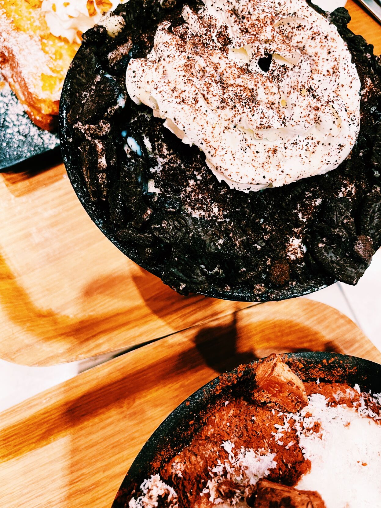 Sul & Beans's Chocolate Bingsoo and Oreo Bingsoo